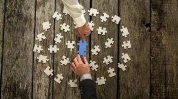 increasing teamwork by doing jigsaws together